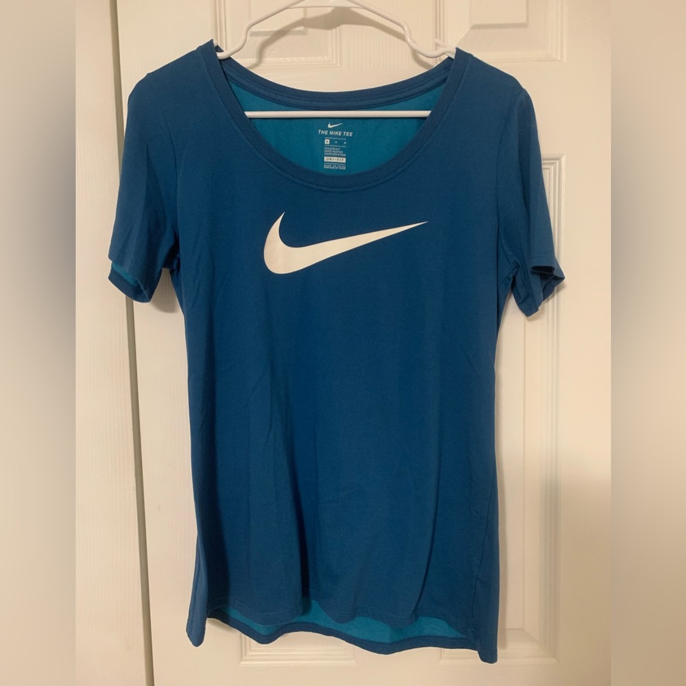 Women’s blue Nike tee size medium
